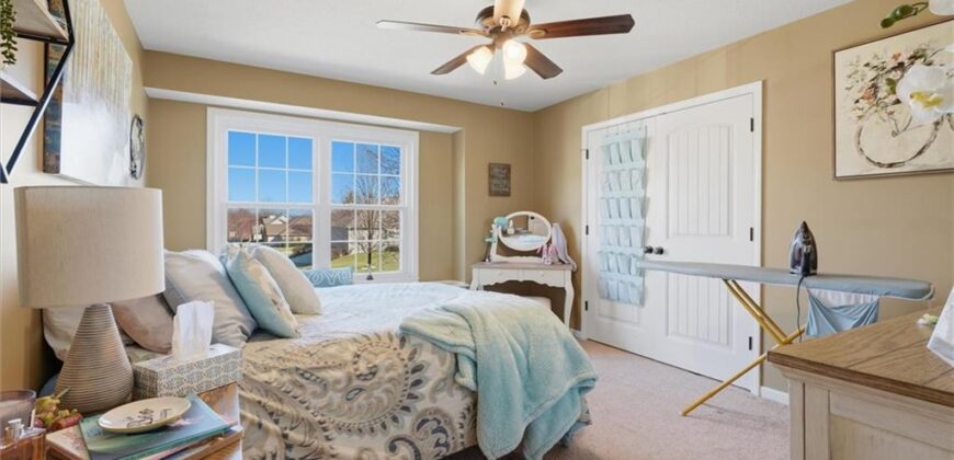 200 E 20th Terrace, Kearney, MO 64060