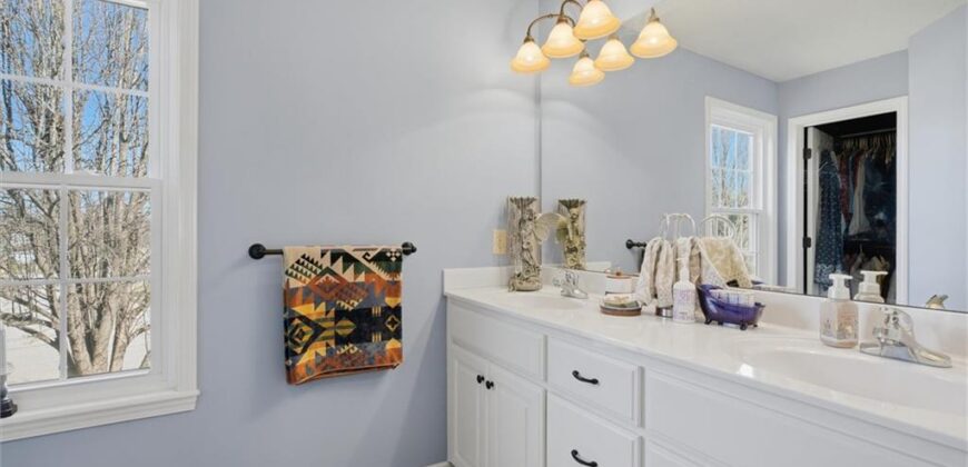 200 E 20th Terrace, Kearney, MO 64060