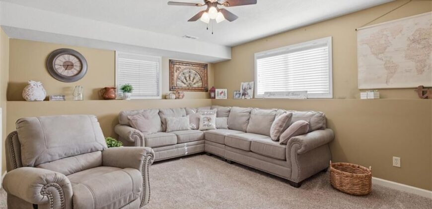 200 E 20th Terrace, Kearney, MO 64060