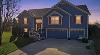 200 E 20th Terrace, Kearney, MO 64060