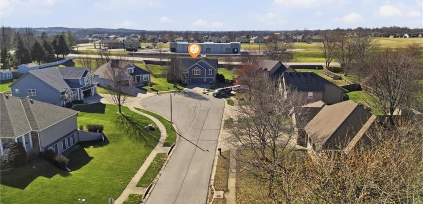 200 E 20th Terrace, Kearney, MO 64060