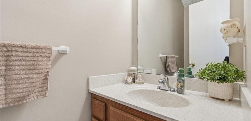 7001 N Askew Avenue, Gladstone, MO 64119