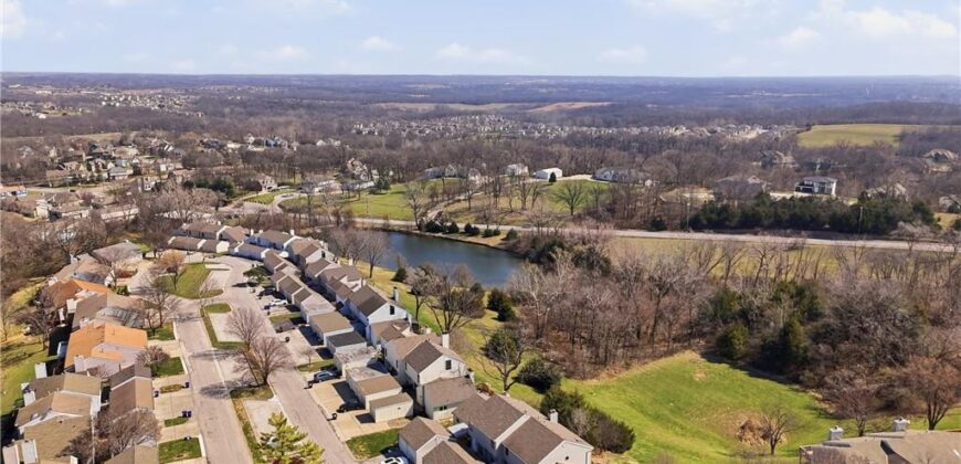 7001 N Askew Avenue, Gladstone, MO 64119