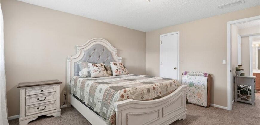 7001 N Askew Avenue, Gladstone, MO 64119