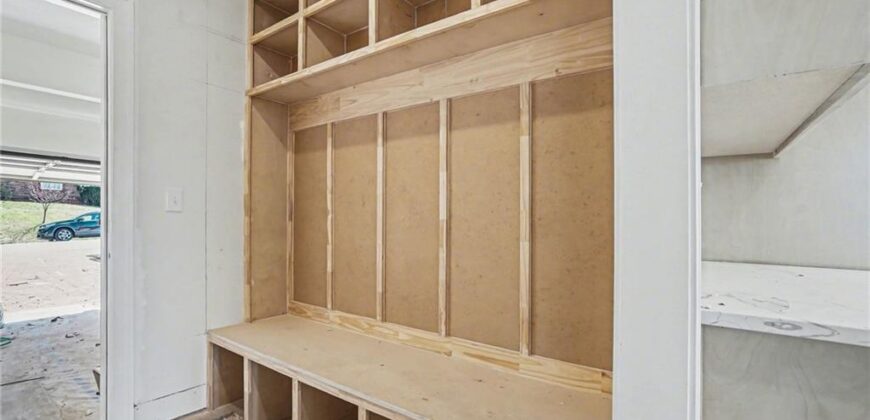 5516 NW Verlin Drive, Kansas City, MO 64152