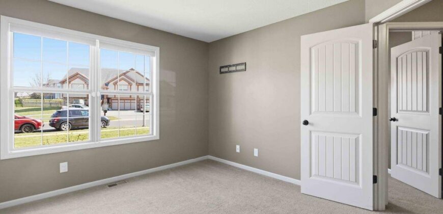 11104 N Belleview Avenue, Kansas City, MO 64155