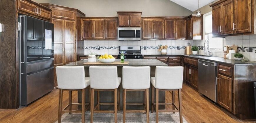 11104 N Belleview Avenue, Kansas City, MO 64155