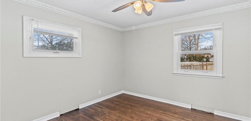 1508 NE Shady Lane Drive, Gladstone, MO 64118