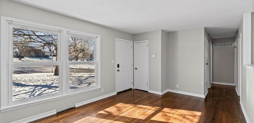 1508 NE Shady Lane Drive, Gladstone, MO 64118