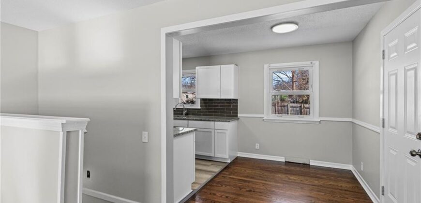 1508 NE Shady Lane Drive, Gladstone, MO 64118