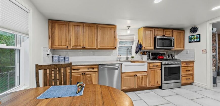 605 4th Street, Weston, MO 64098