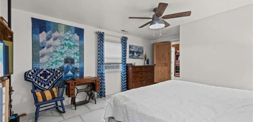 605 4th Street, Weston, MO 64098