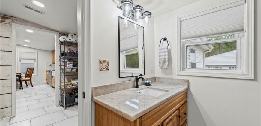 605 4th Street, Weston, MO 64098