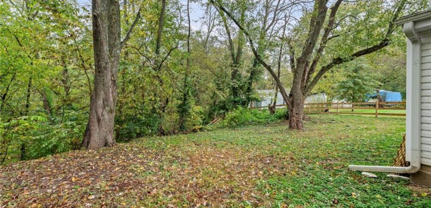 605 4th Street, Weston, MO 64098