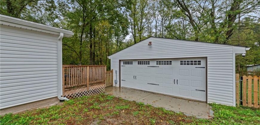 605 4th Street, Weston, MO 64098