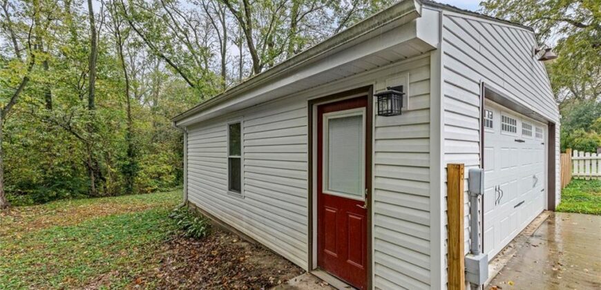 605 4th Street, Weston, MO 64098