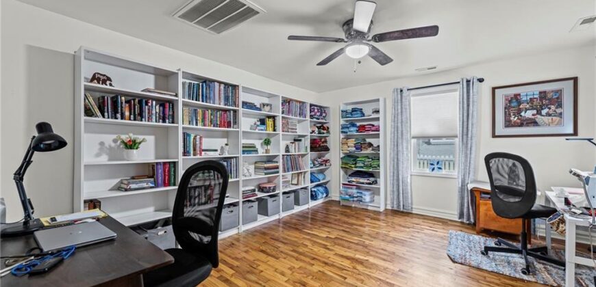 605 4th Street, Weston, MO 64098