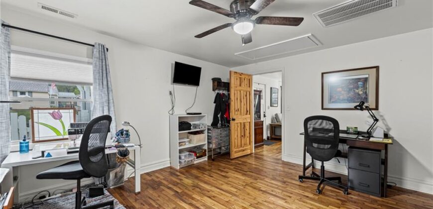 605 4th Street, Weston, MO 64098