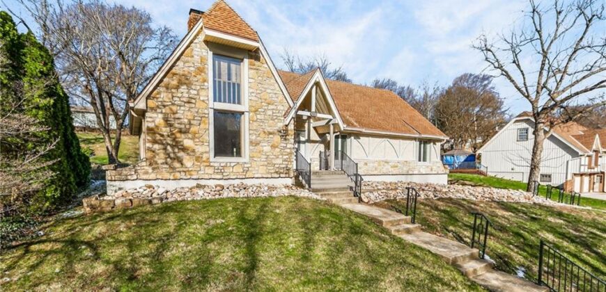 904 Blueberry Lane, Liberty, MO 64068