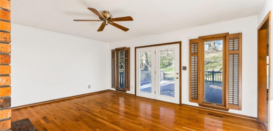 904 Blueberry Lane, Liberty, MO 64068