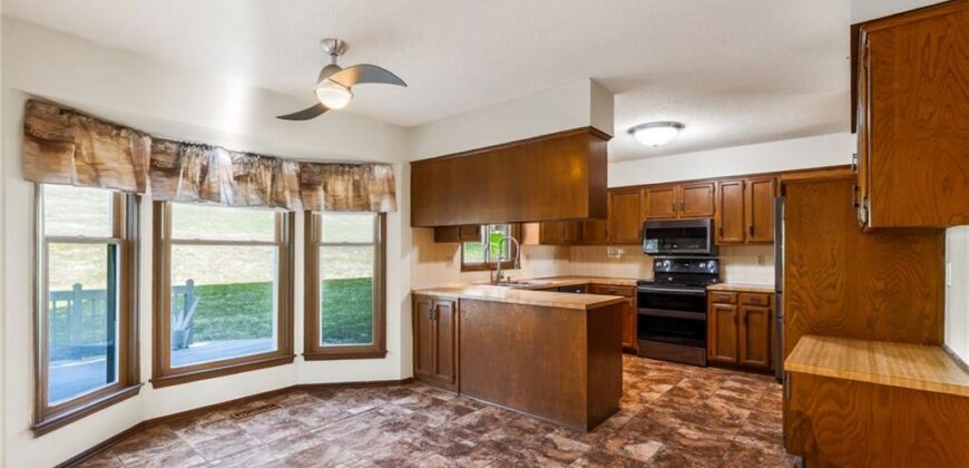 904 Blueberry Lane, Liberty, MO 64068