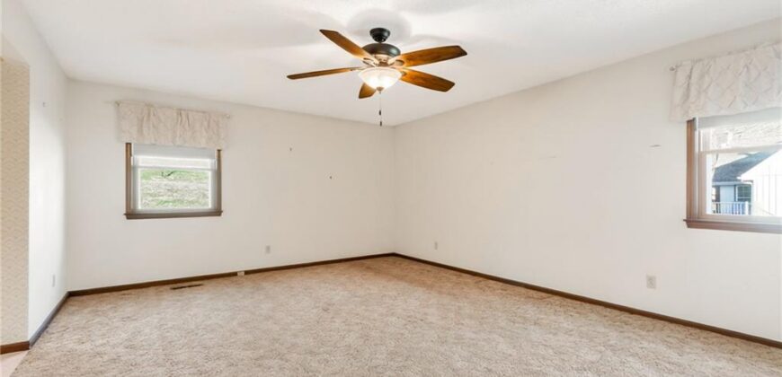 904 Blueberry Lane, Liberty, MO 64068