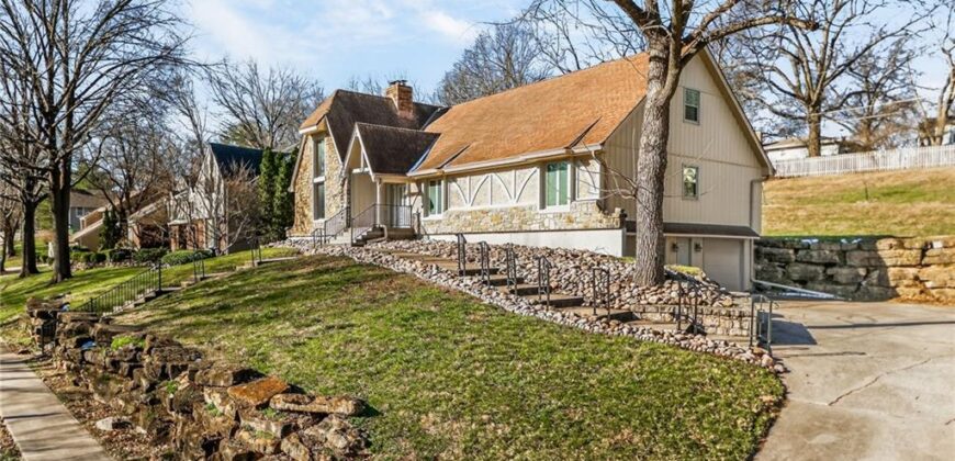 904 Blueberry Lane, Liberty, MO 64068