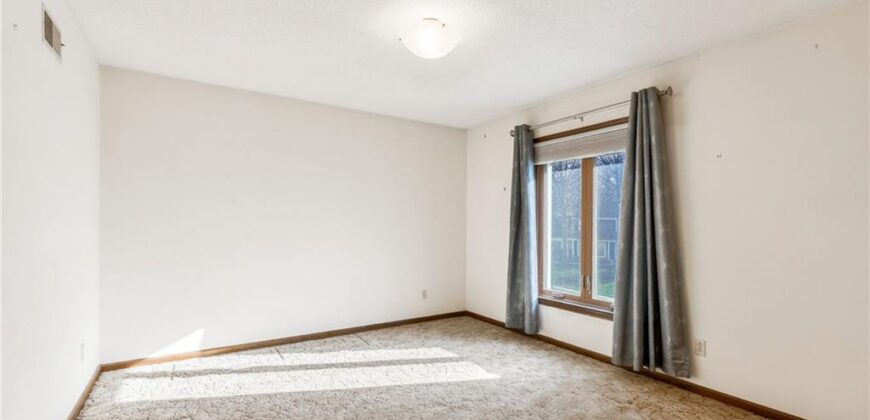 904 Blueberry Lane, Liberty, MO 64068