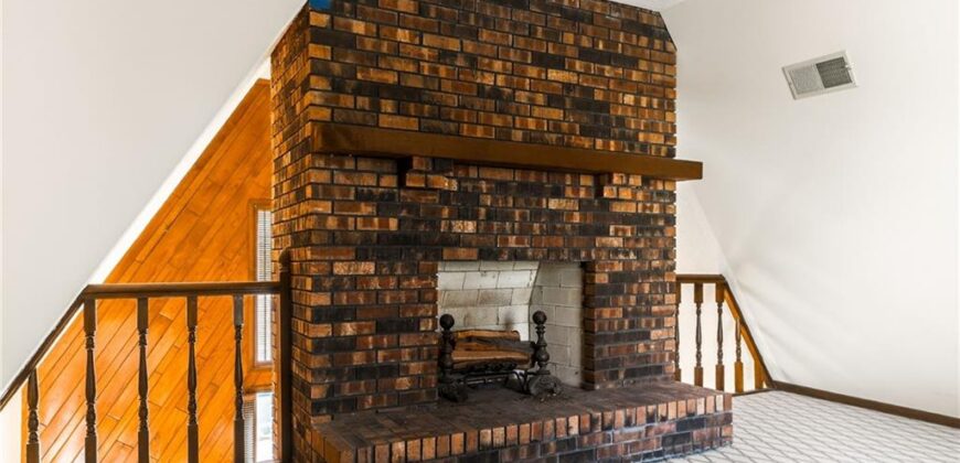 904 Blueberry Lane, Liberty, MO 64068