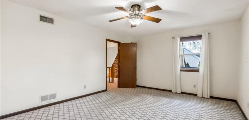 904 Blueberry Lane, Liberty, MO 64068