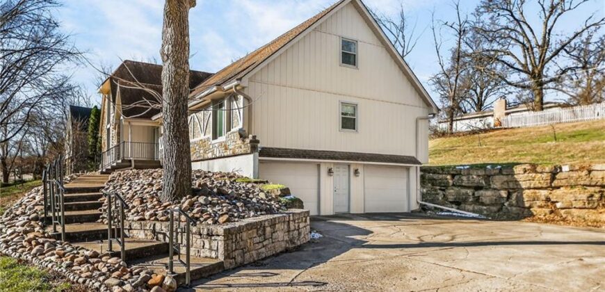 904 Blueberry Lane, Liberty, MO 64068