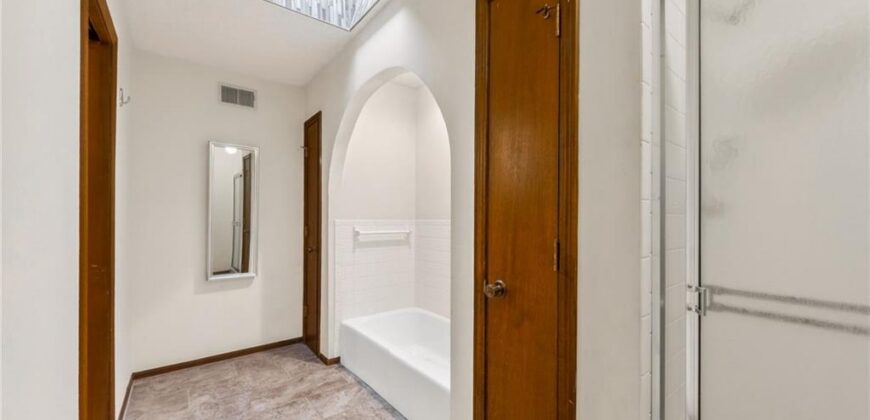 904 Blueberry Lane, Liberty, MO 64068