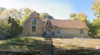 904 Blueberry Lane, Liberty, MO 64068