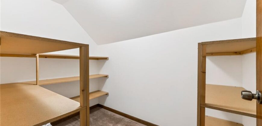 904 Blueberry Lane, Liberty, MO 64068