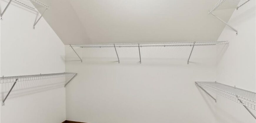 904 Blueberry Lane, Liberty, MO 64068