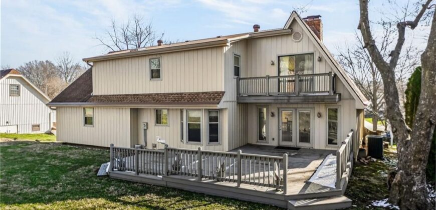 904 Blueberry Lane, Liberty, MO 64068