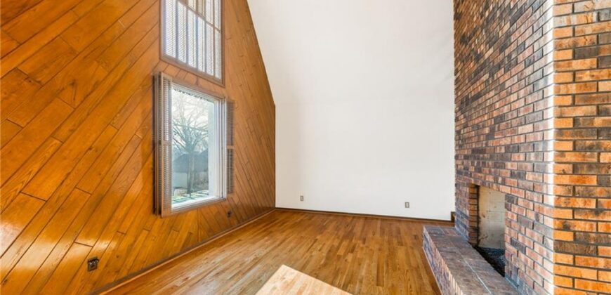 904 Blueberry Lane, Liberty, MO 64068