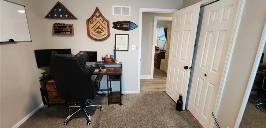 812 Apple Blossom Street, Excelsior Springs, MO 64024