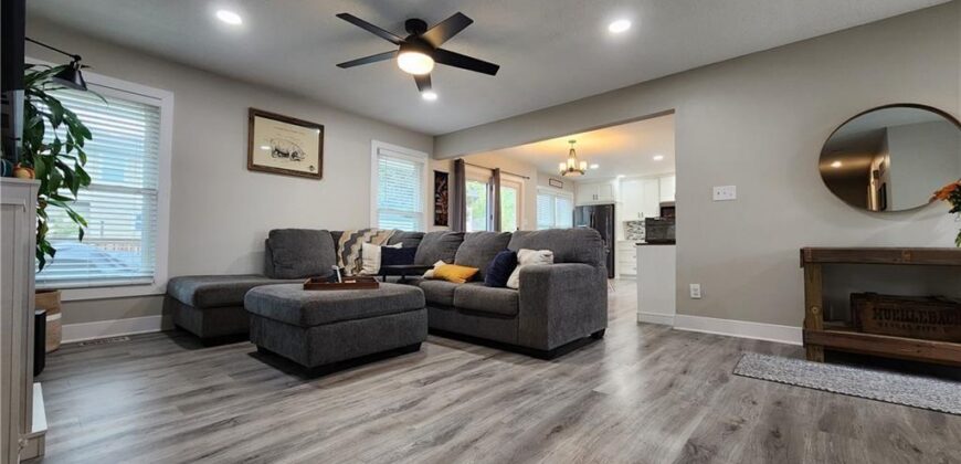 812 Apple Blossom Street, Excelsior Springs, MO 64024