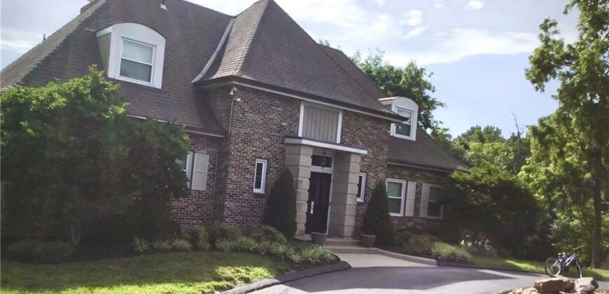 8395 NW WAUKOMIS Drive, Kansas City, MO 64151