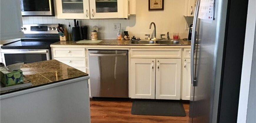 8395 NW WAUKOMIS Drive, Kansas City, MO 64151