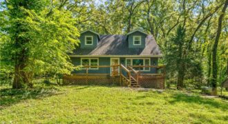 5903 Walnut Creek Drive, Parkville, MO 64152
