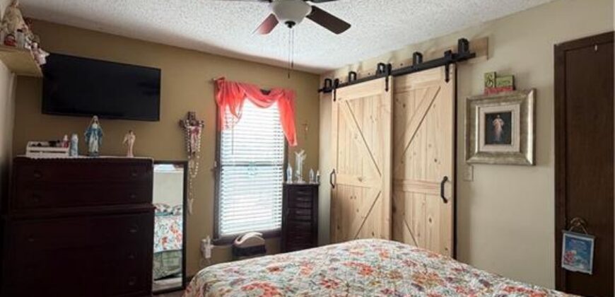 7801 N Euclid Avenue, Kansas City, MO 64118