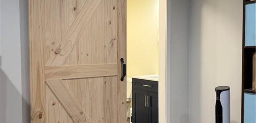 7801 N Euclid Avenue, Kansas City, MO 64118