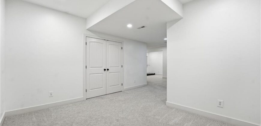 8050 NE 100th Terrace, Kansas City, MO 64157