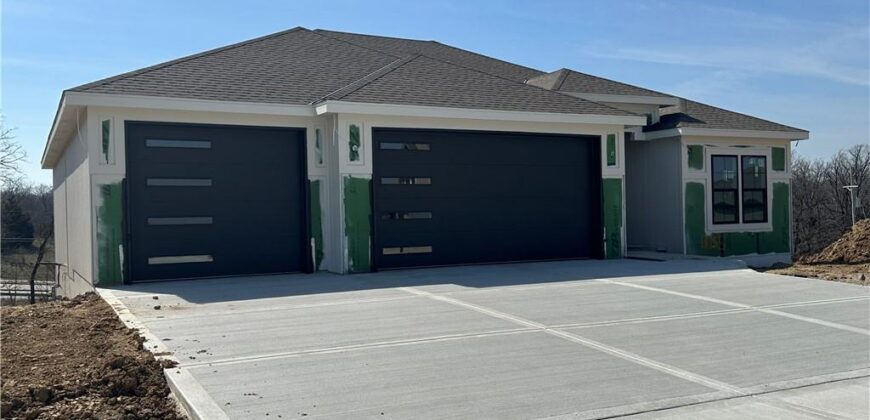 13755 NW 70th Street, Parkville, MO 64152