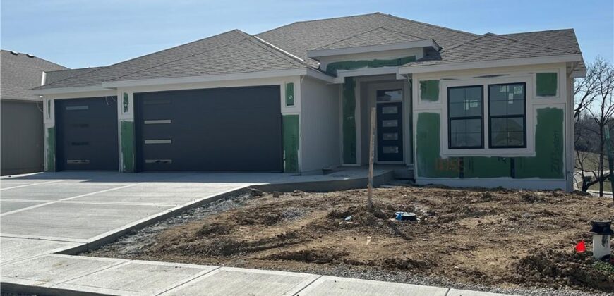 13755 NW 70th Street, Parkville, MO 64152