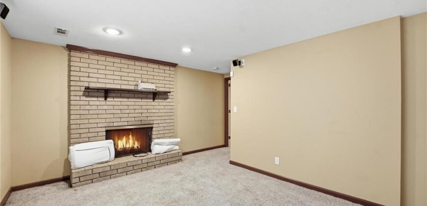 7806 NE 57th Street, Kansas City, MO 64119