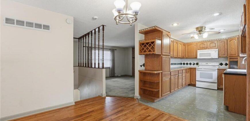 7806 NE 57th Street, Kansas City, MO 64119