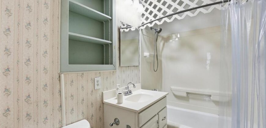 7806 NE 57th Street, Kansas City, MO 64119